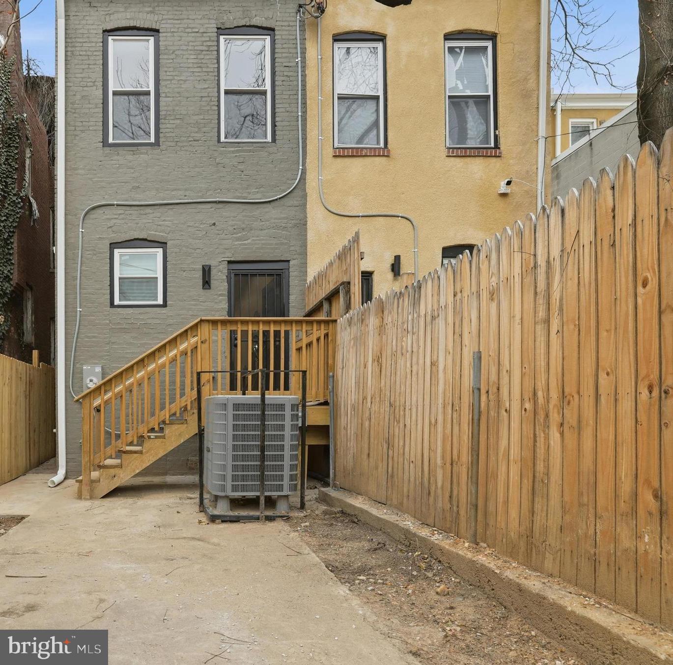 EAST BALTIMORE MIDWAY - Residential