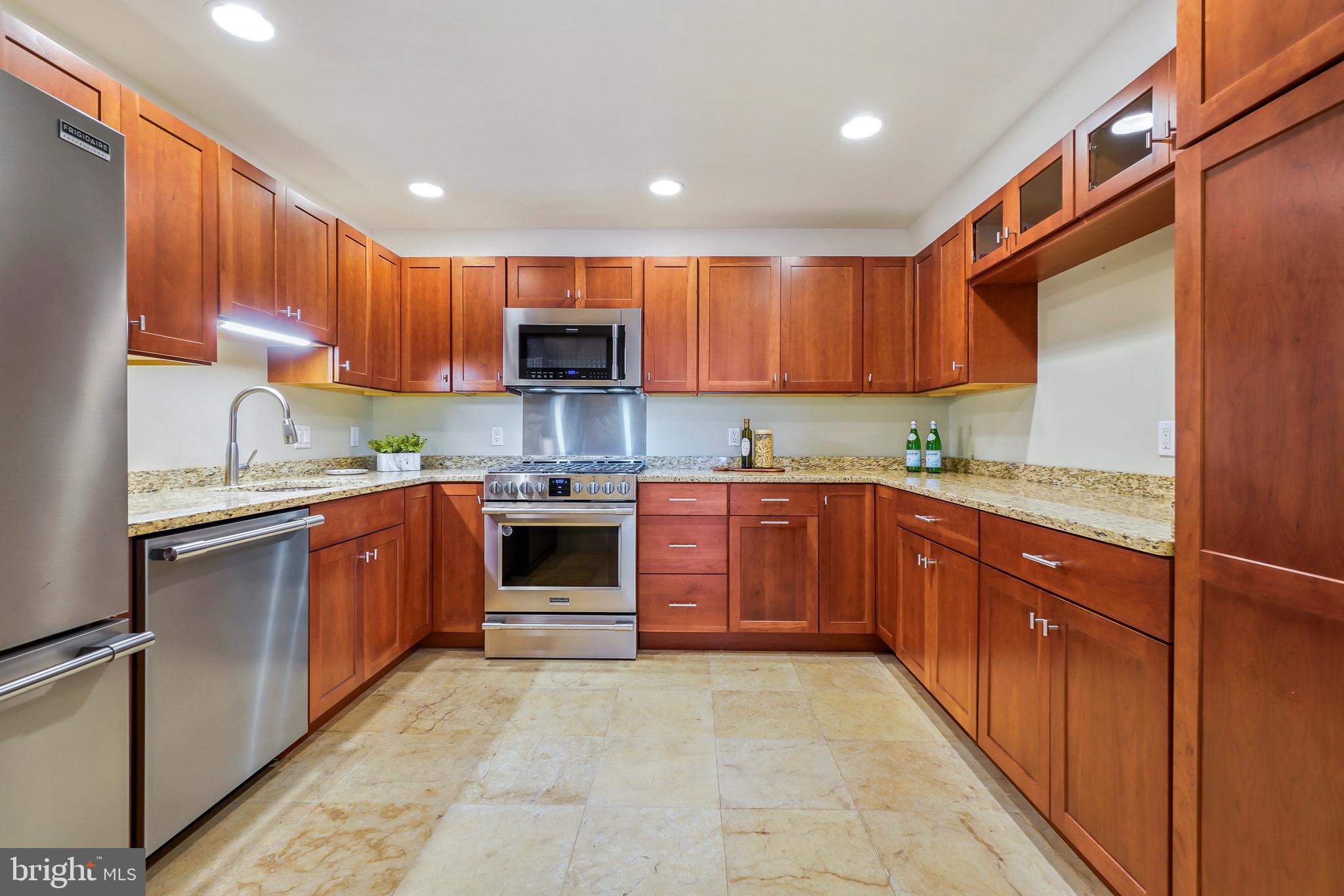 ROSEDALE PARK - Residential