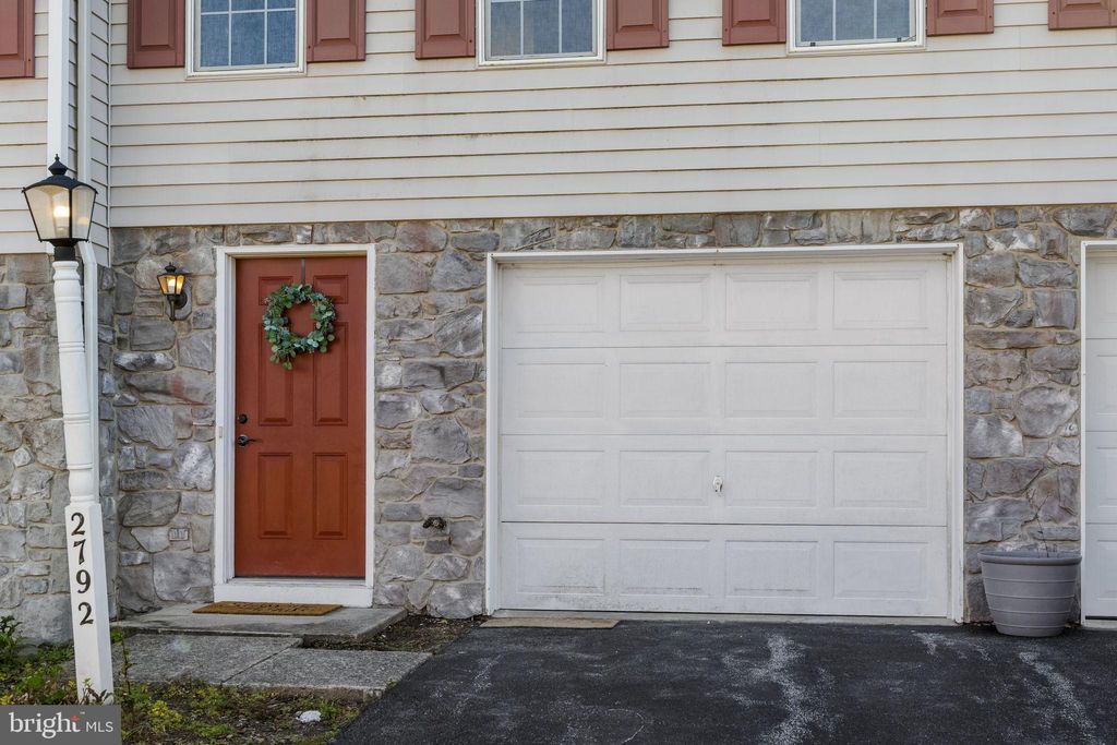Photo of 2792 Woodmont Drive, YORK, PA 17404 (MLS # PAYK2093236)