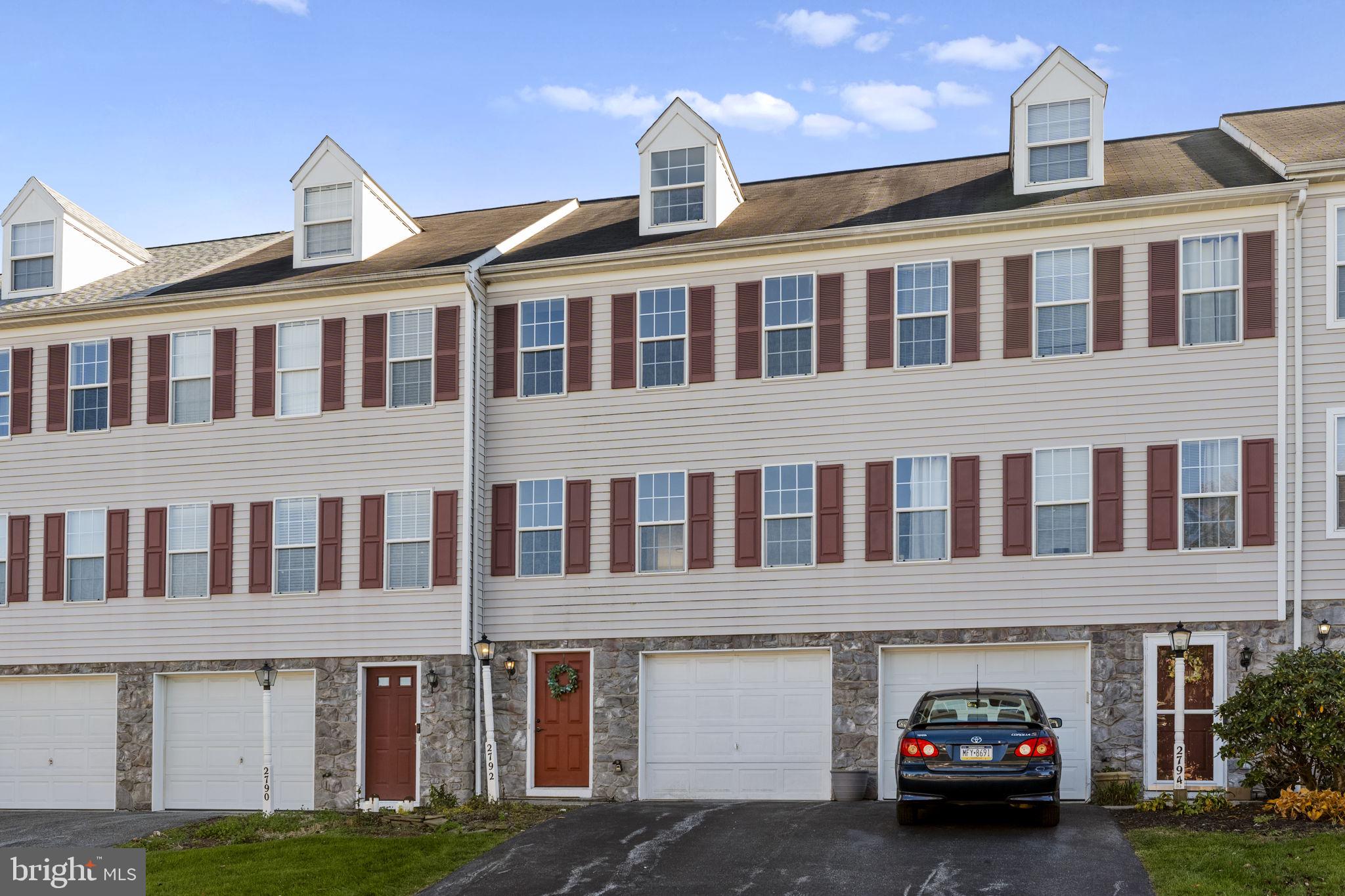 HEARTHRIDGE ESTATES - Residential