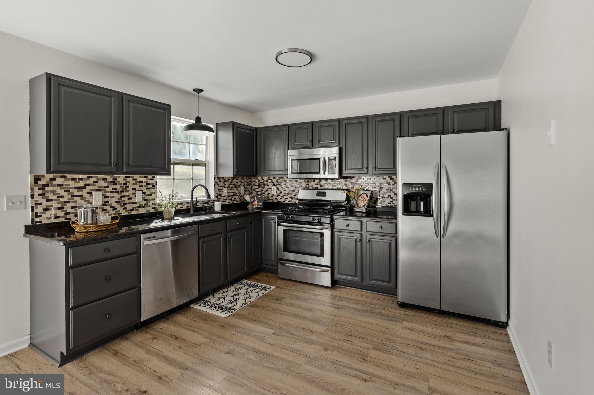 HEARTHRIDGE ESTATES - Residential