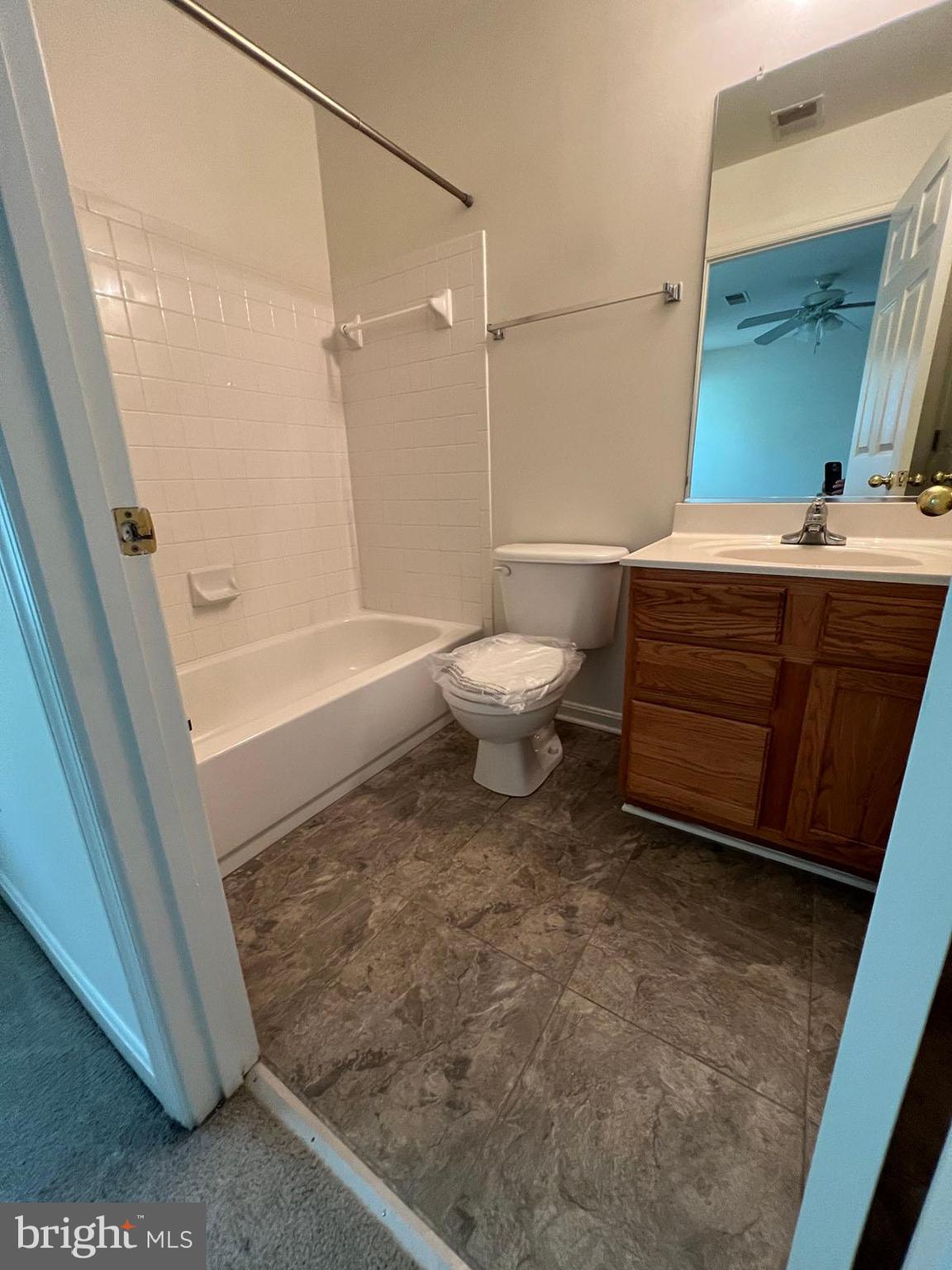 FLOWER HILL - Residential Lease