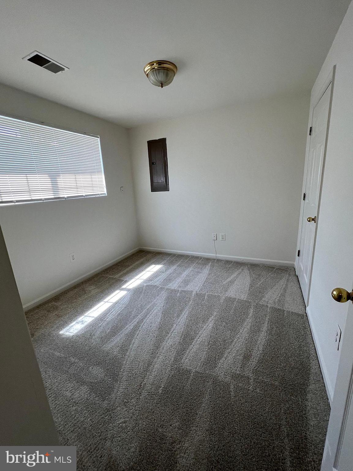 FLOWER HILL - Residential Lease