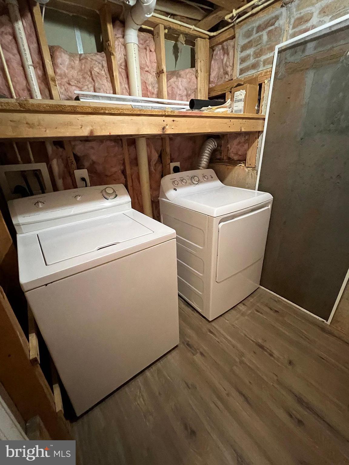 FLOWER HILL - Residential Lease