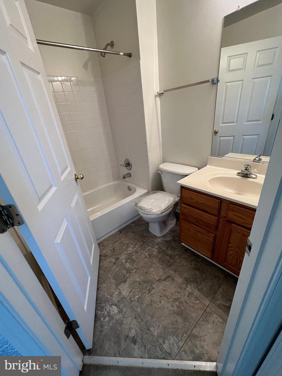 FLOWER HILL - Residential Lease