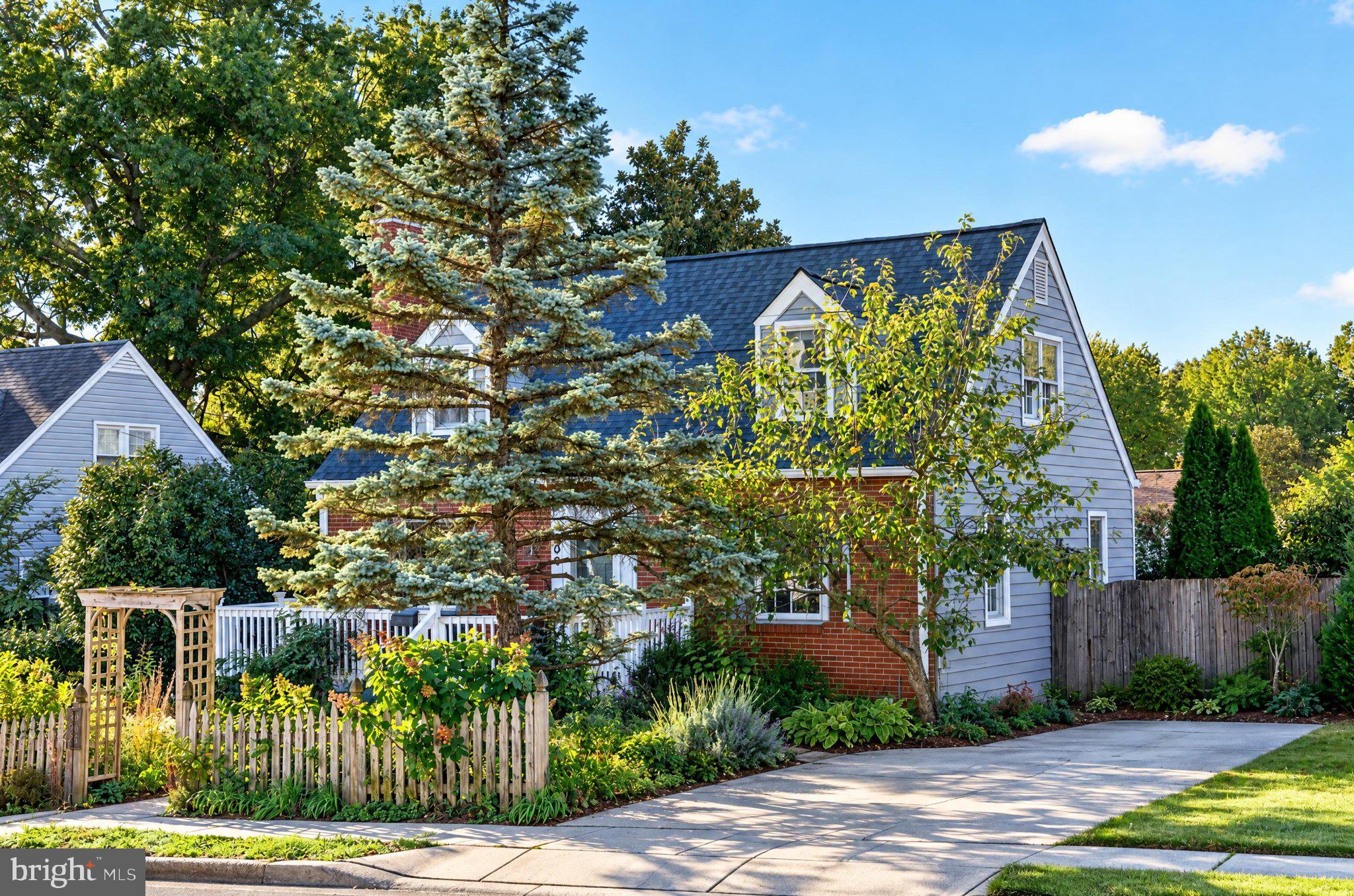 906 PHILIP POWERS DRIVE