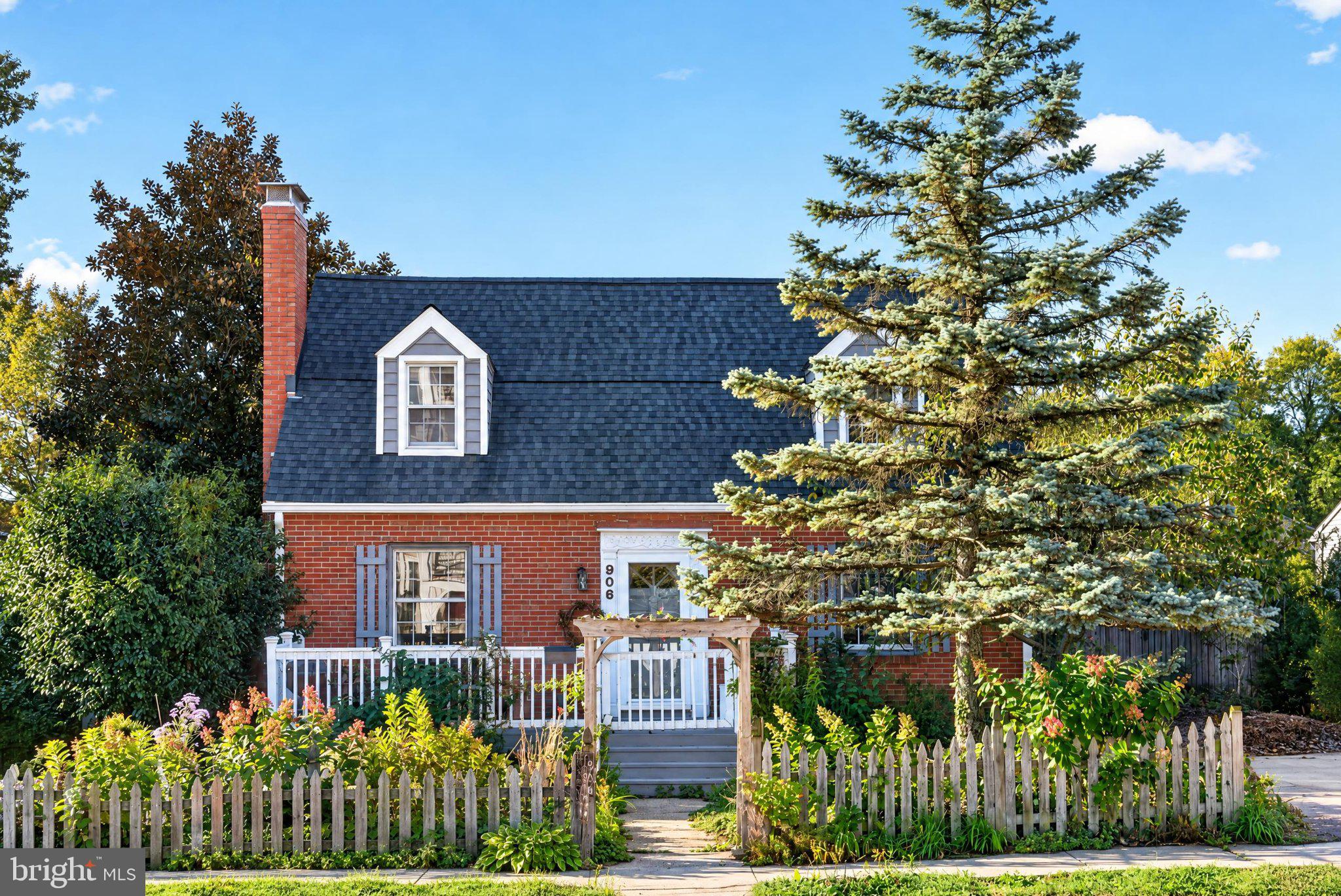 906 PHILIP POWERS DRIVE