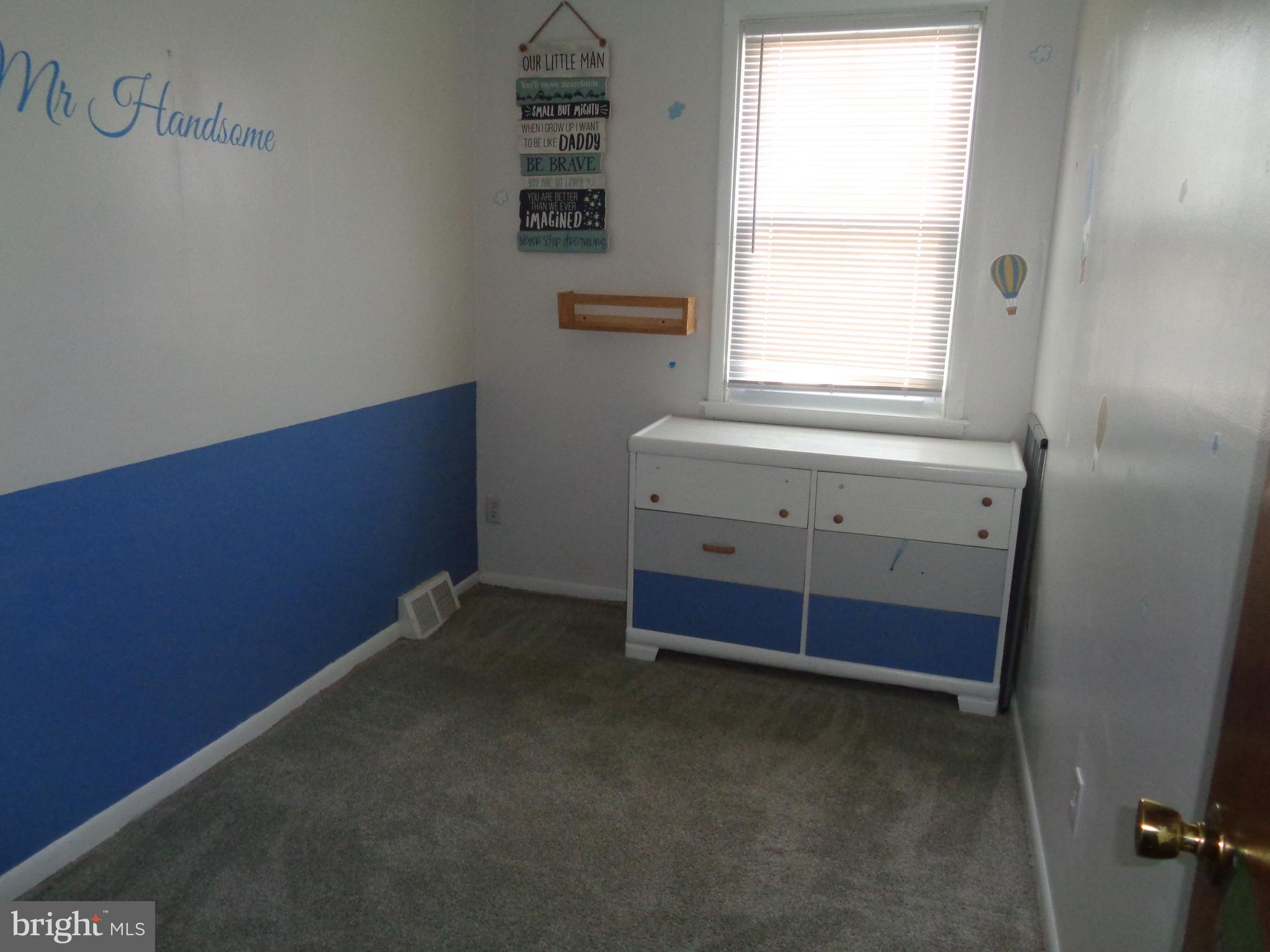 UPPER HOLMESBURG - Residential