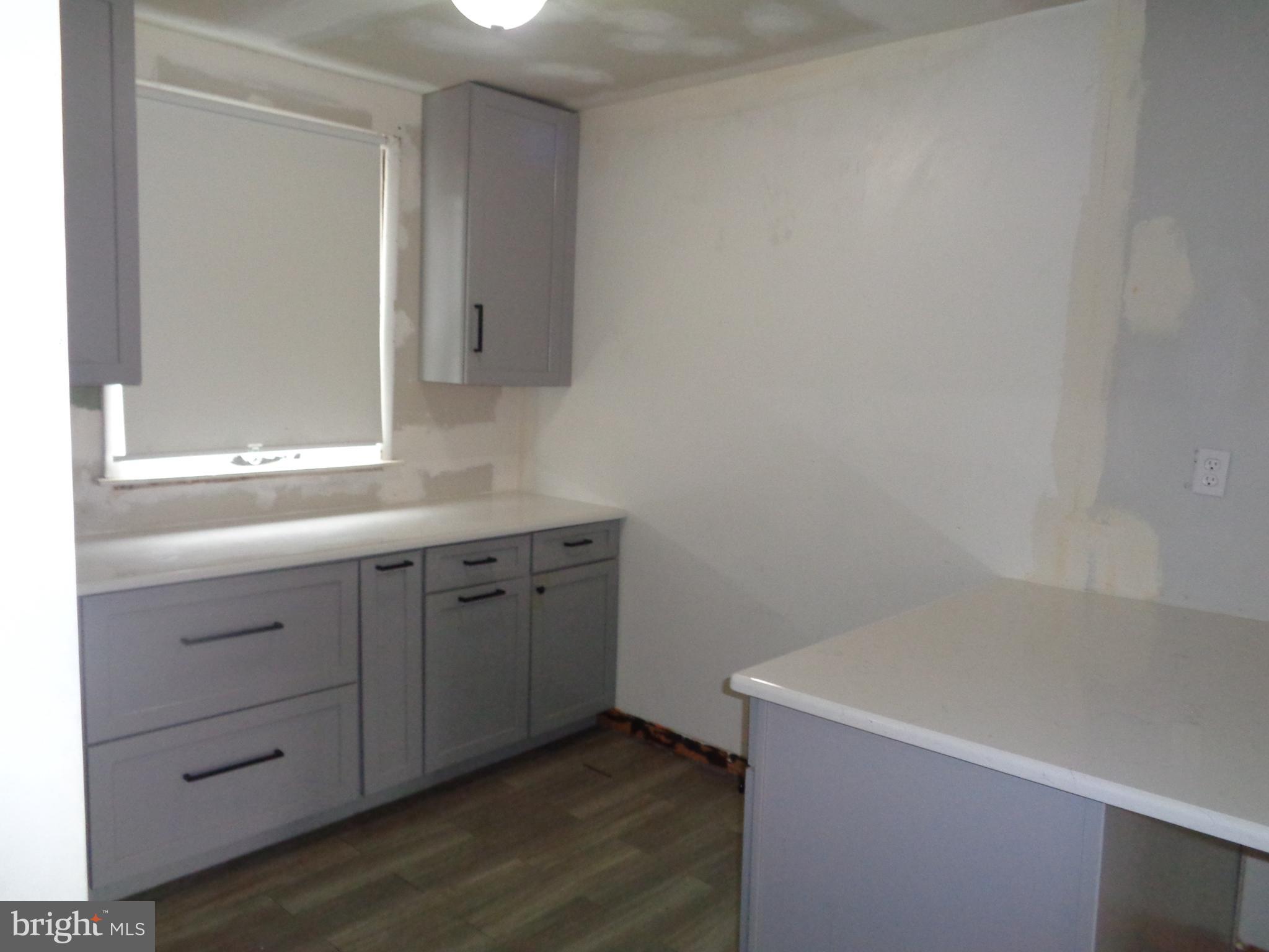 UPPER HOLMESBURG - Residential