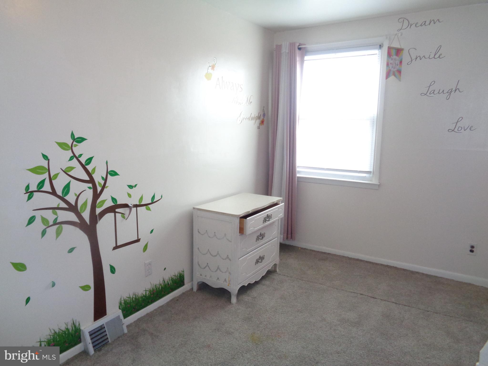 UPPER HOLMESBURG - Residential