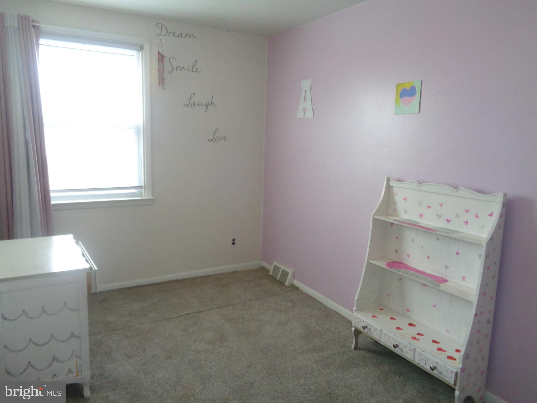 UPPER HOLMESBURG - Residential