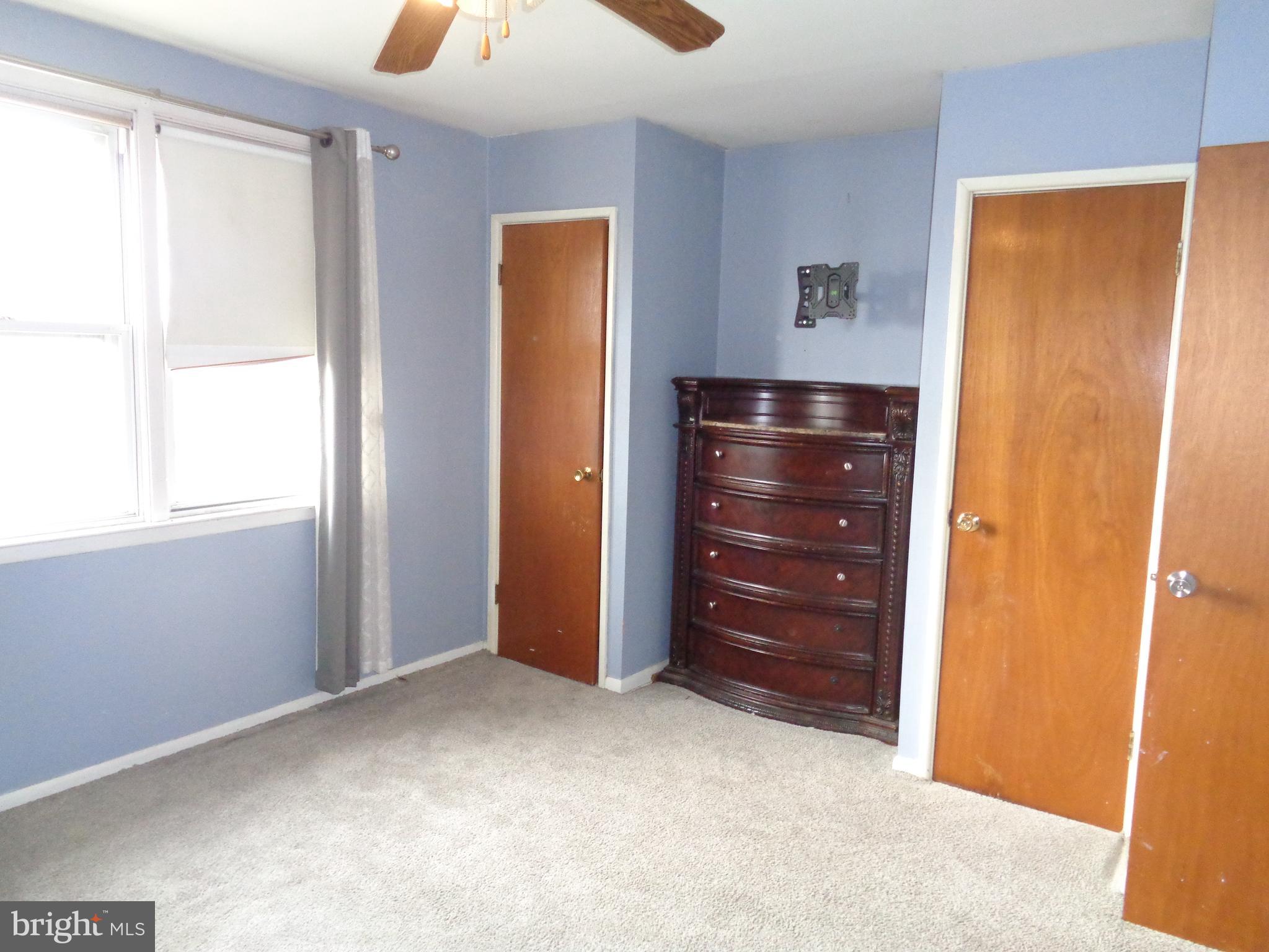 UPPER HOLMESBURG - Residential