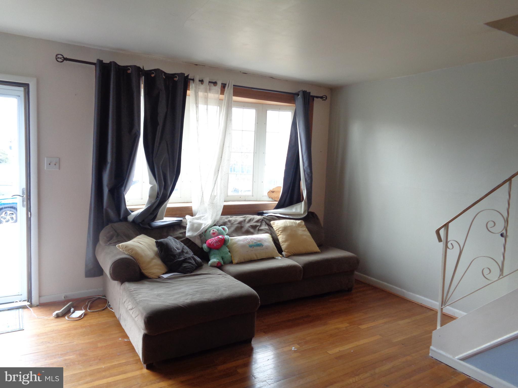 UPPER HOLMESBURG - Residential