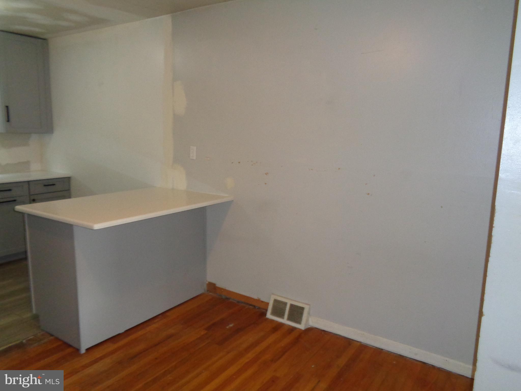 UPPER HOLMESBURG - Residential