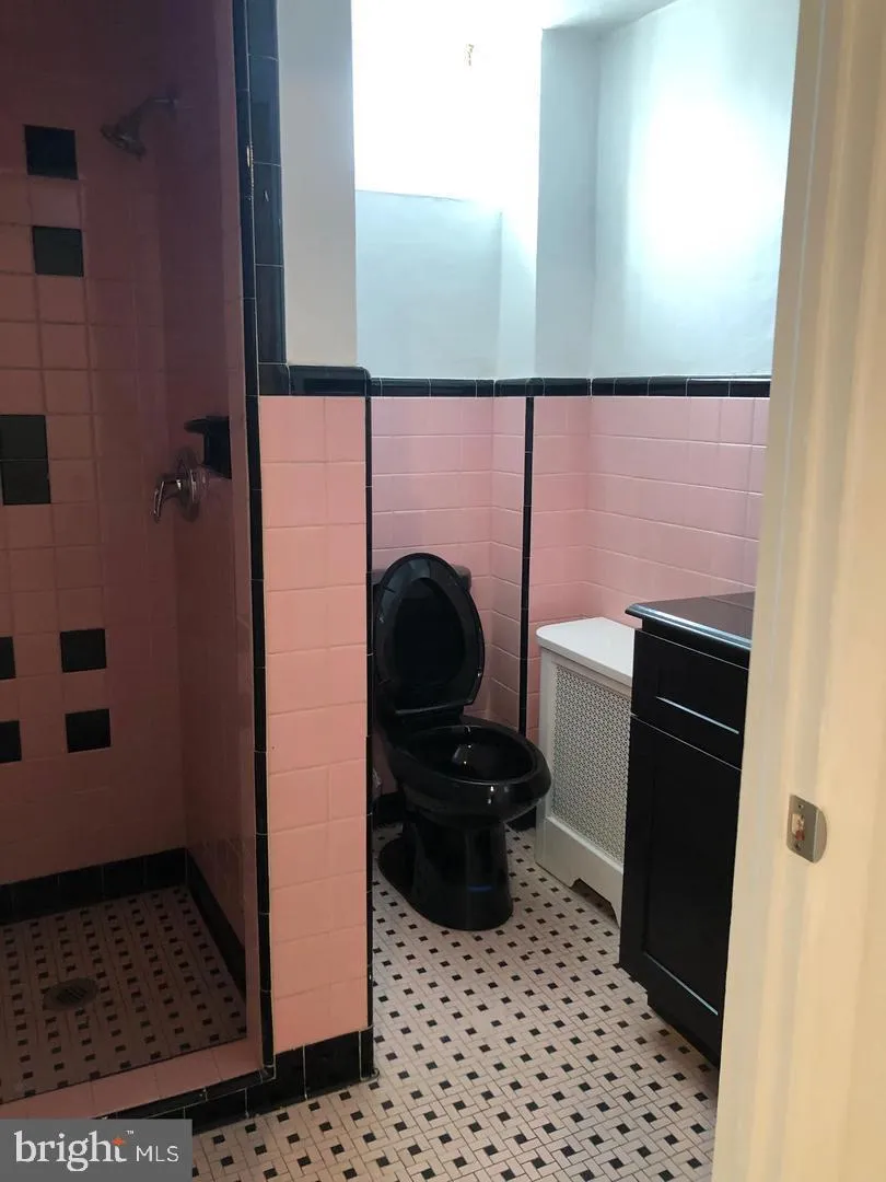 Philadelphia, Pennsylvania 19147, United States, 2 Bedrooms Bedrooms, ,1 BathroomBathrooms,Residential,Pending,109099