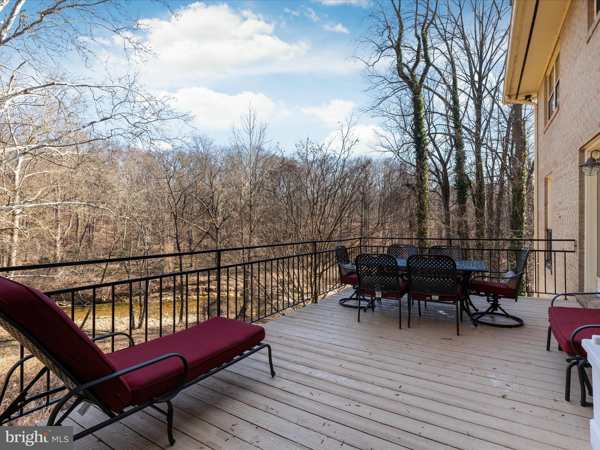 CHAIN BRIDGE FOREST - Residential