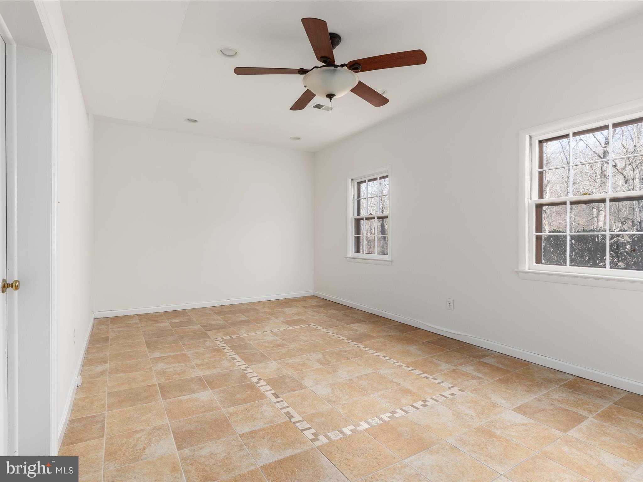 CHAIN BRIDGE FOREST - Residential