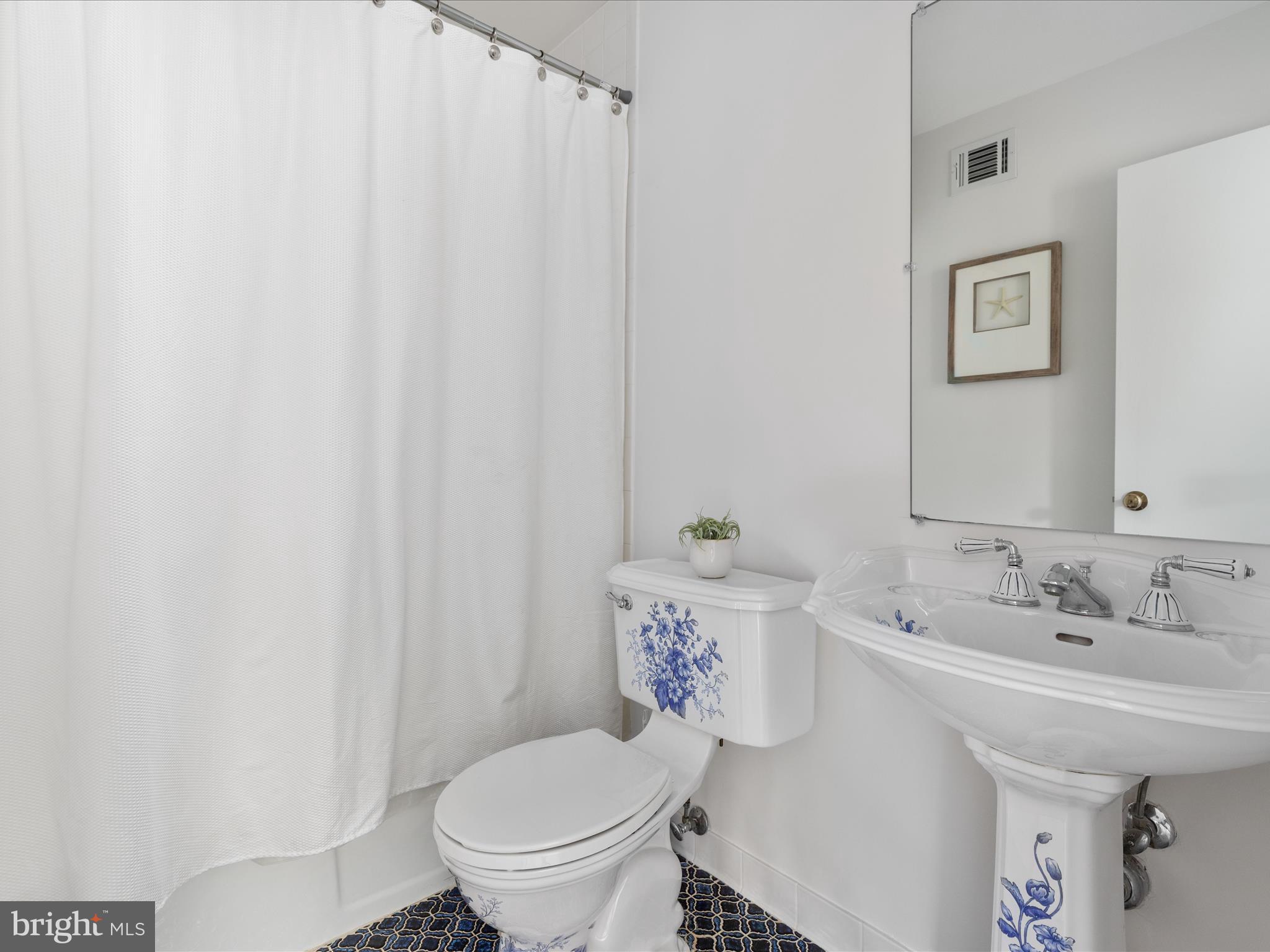 CHAIN BRIDGE FOREST - Residential