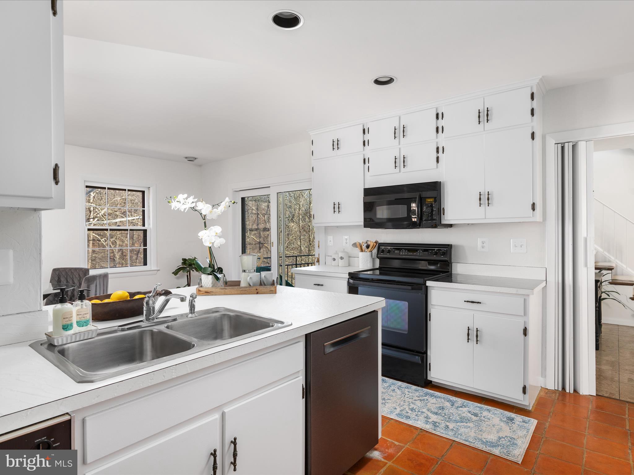 CHAIN BRIDGE FOREST - Residential