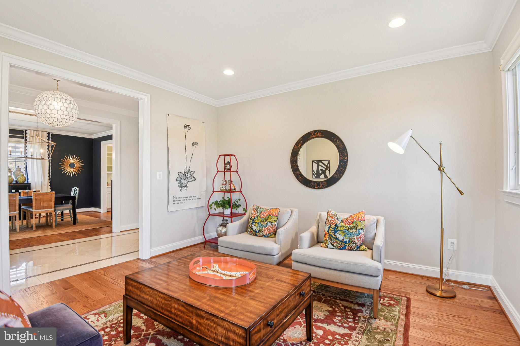 CRESCENT HILLS - Residential