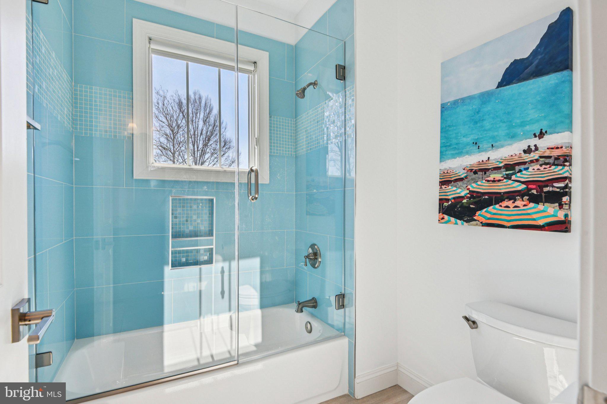 CRESCENT HILLS - Residential