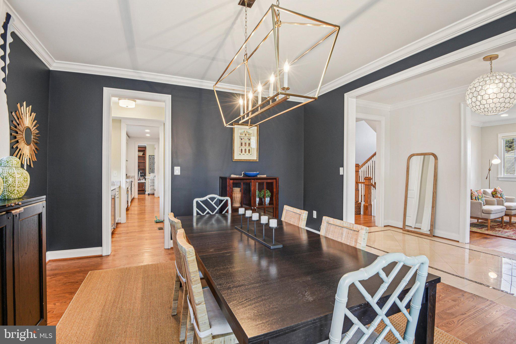 CRESCENT HILLS - Residential