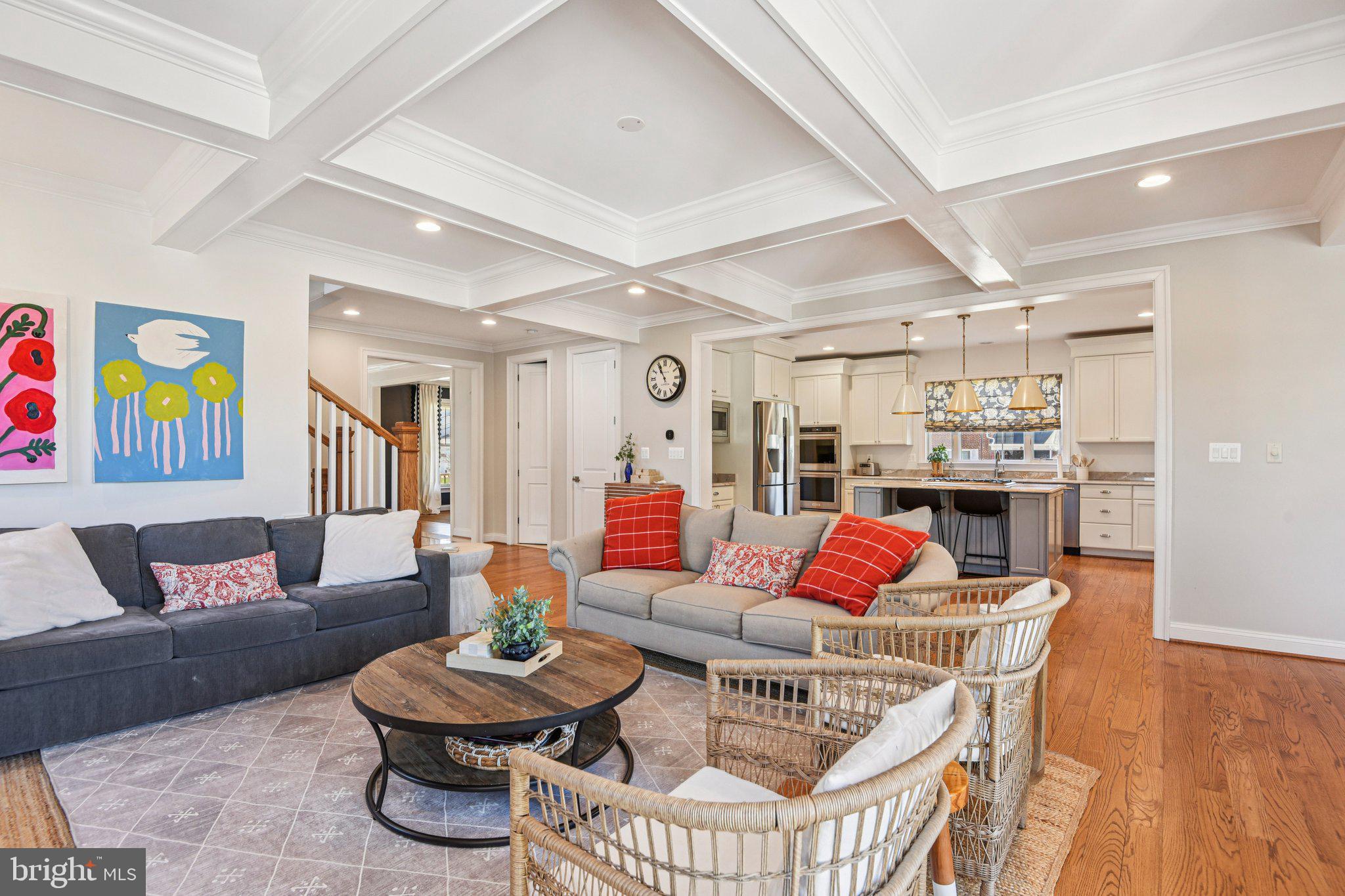 CRESCENT HILLS - Residential