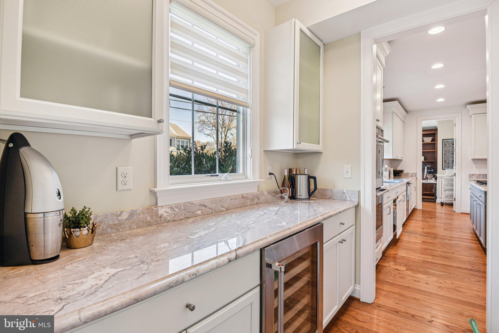 CRESCENT HILLS - Residential