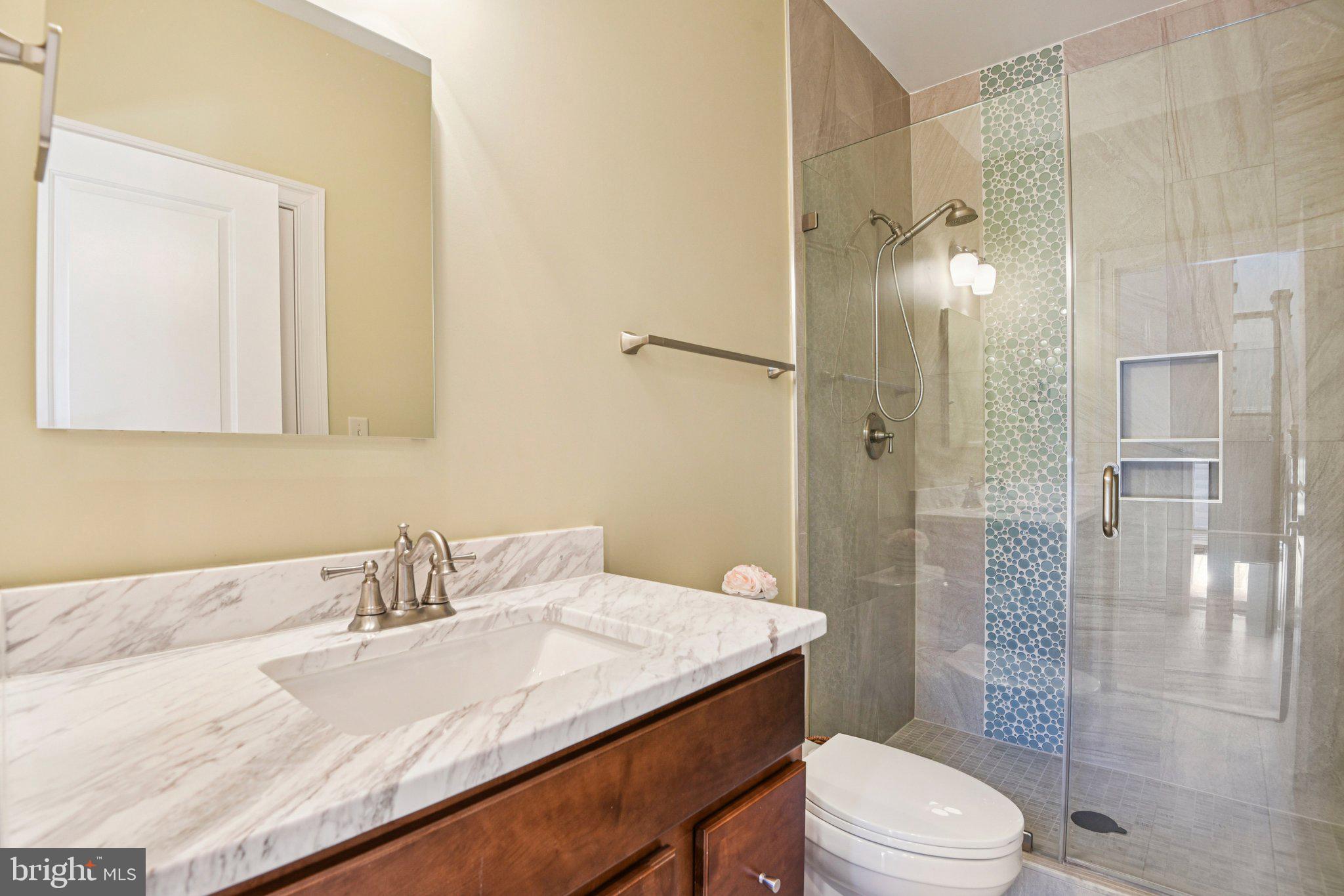 CRESCENT HILLS - Residential