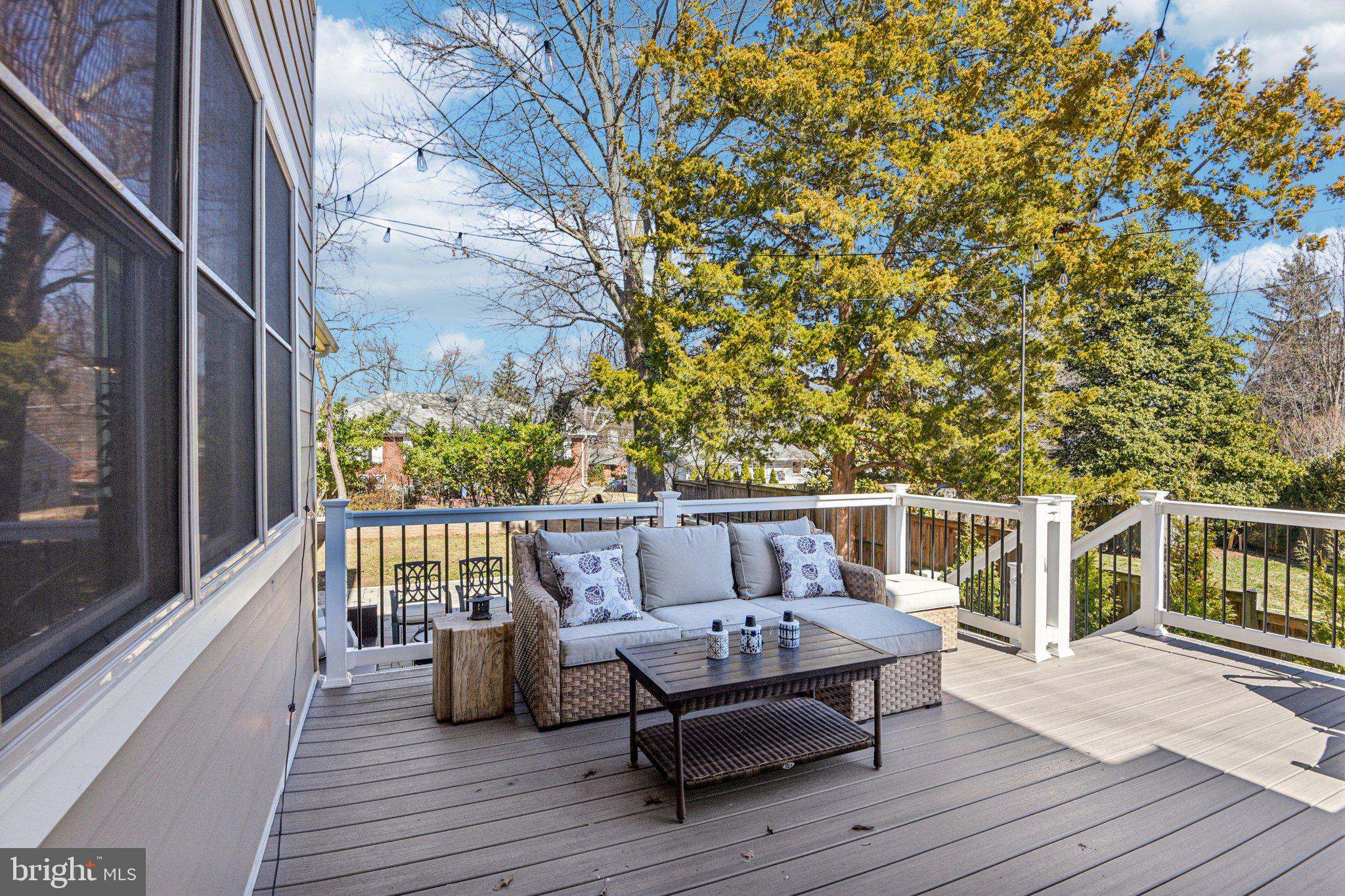 CRESCENT HILLS - Residential