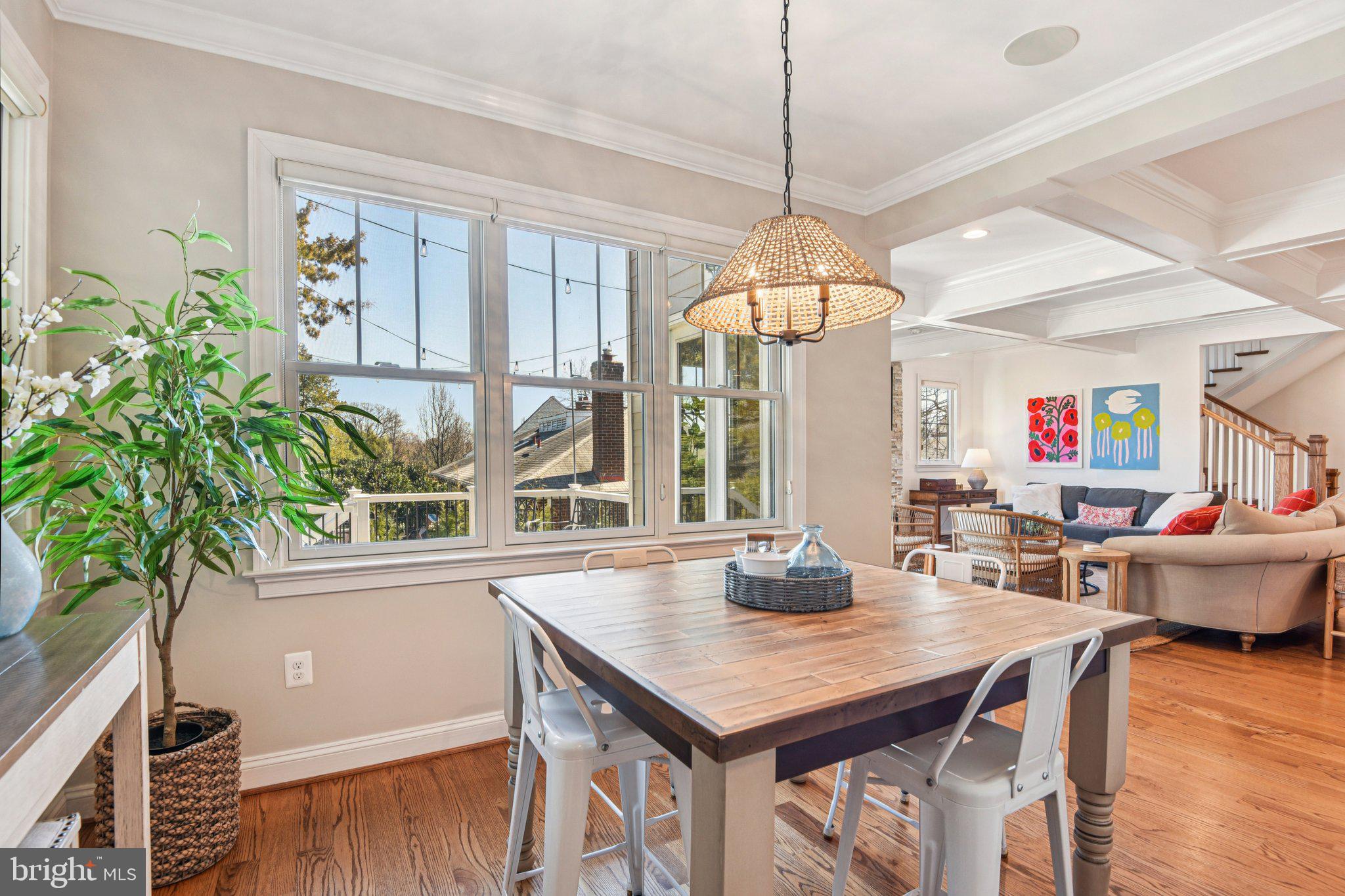 CRESCENT HILLS - Residential