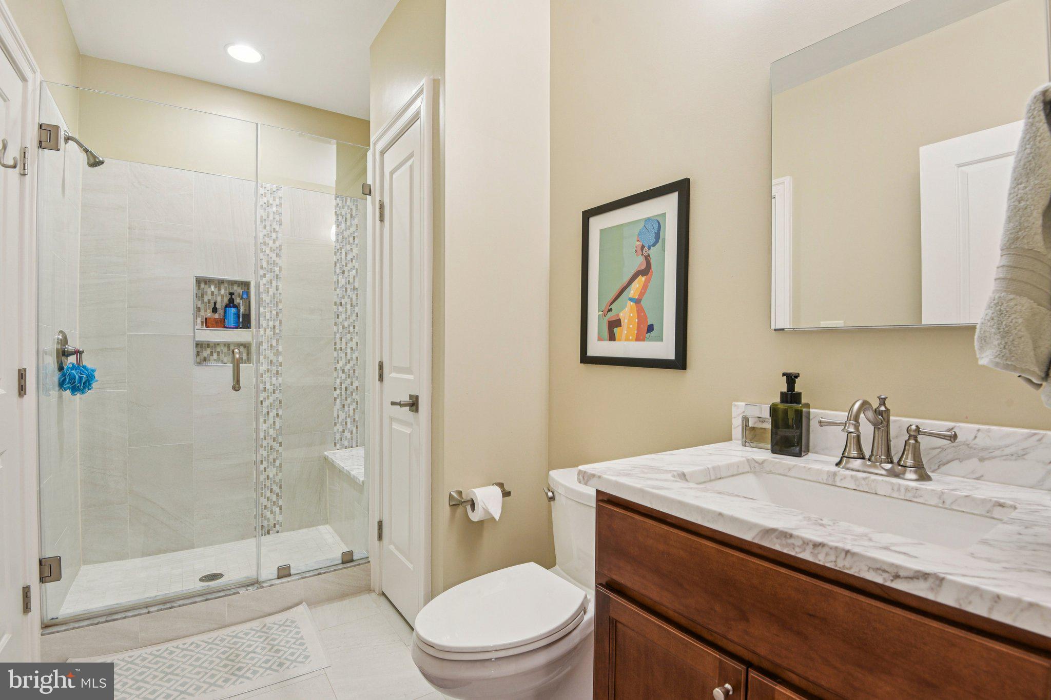 CRESCENT HILLS - Residential