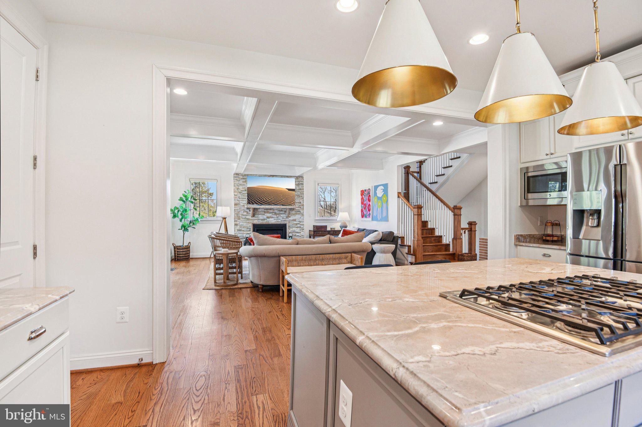 CRESCENT HILLS - Residential