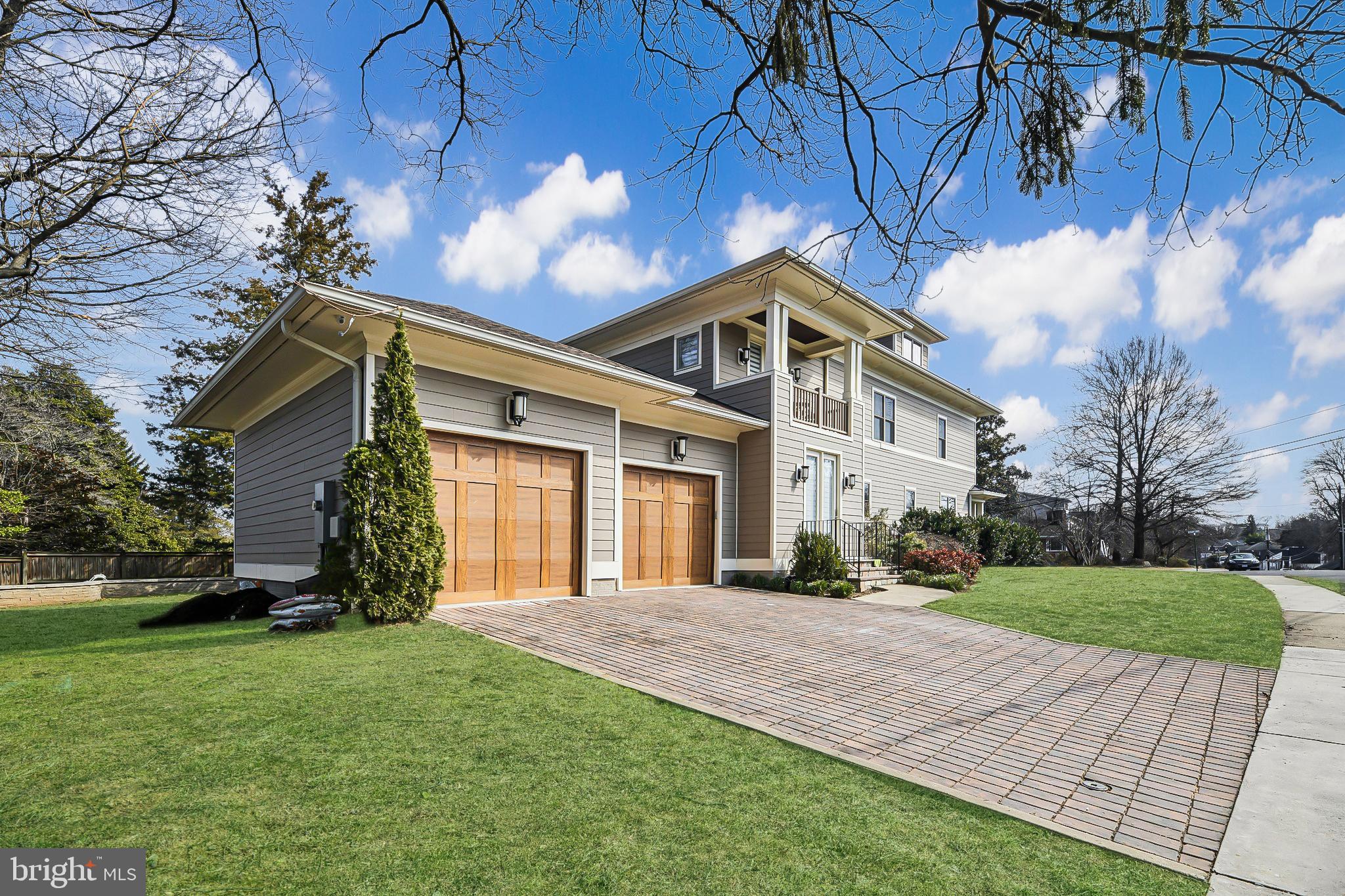 CRESCENT HILLS - Residential