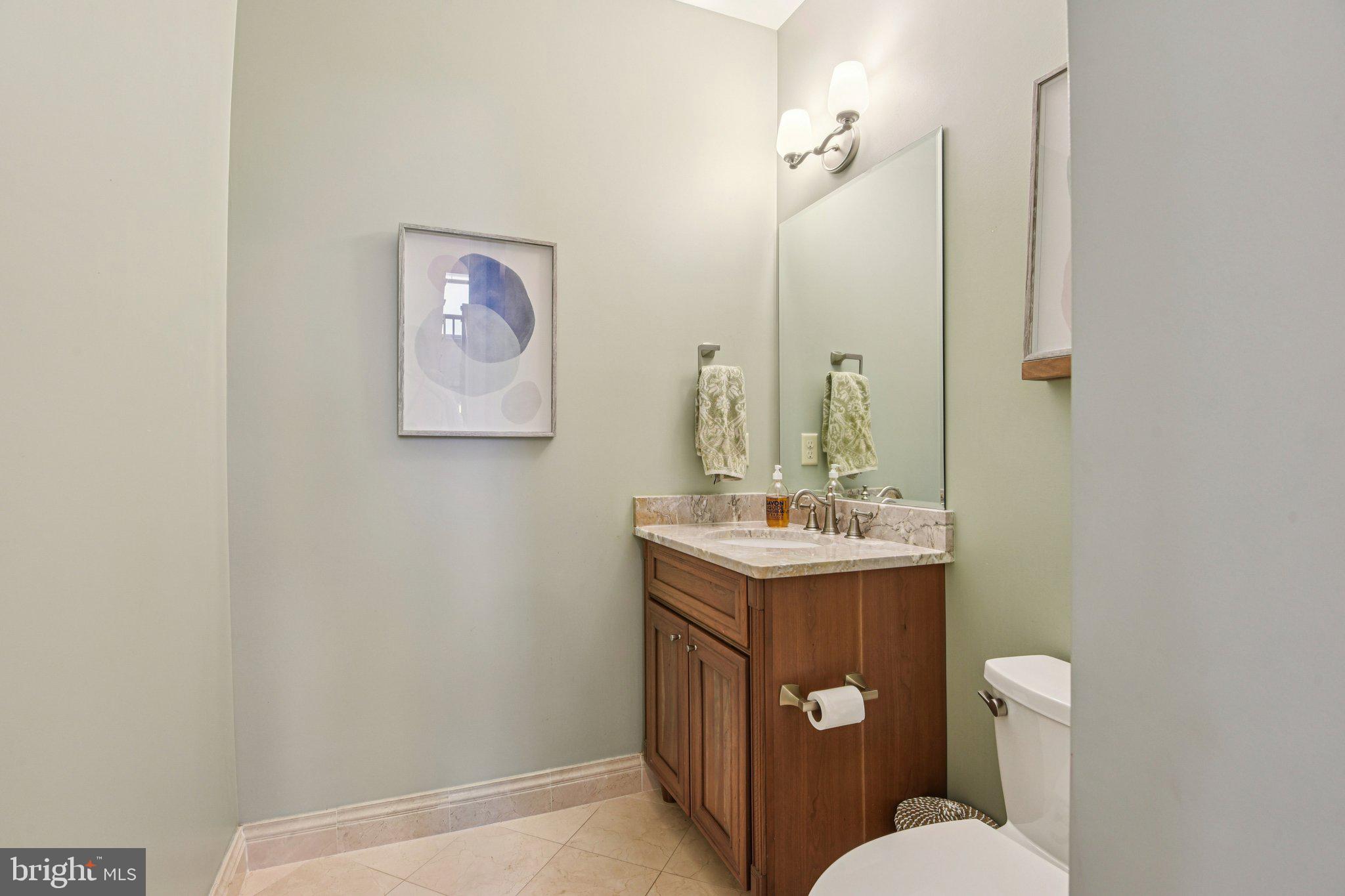 CRESCENT HILLS - Residential