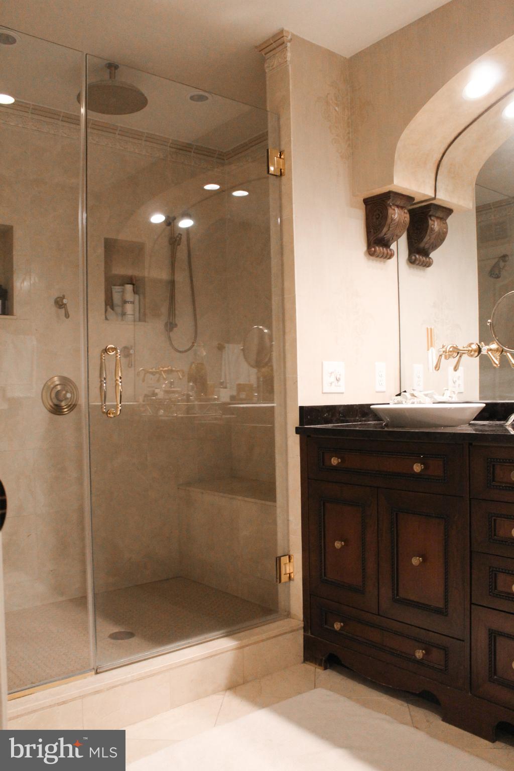 LONG MEADOW ESTATES - Residential