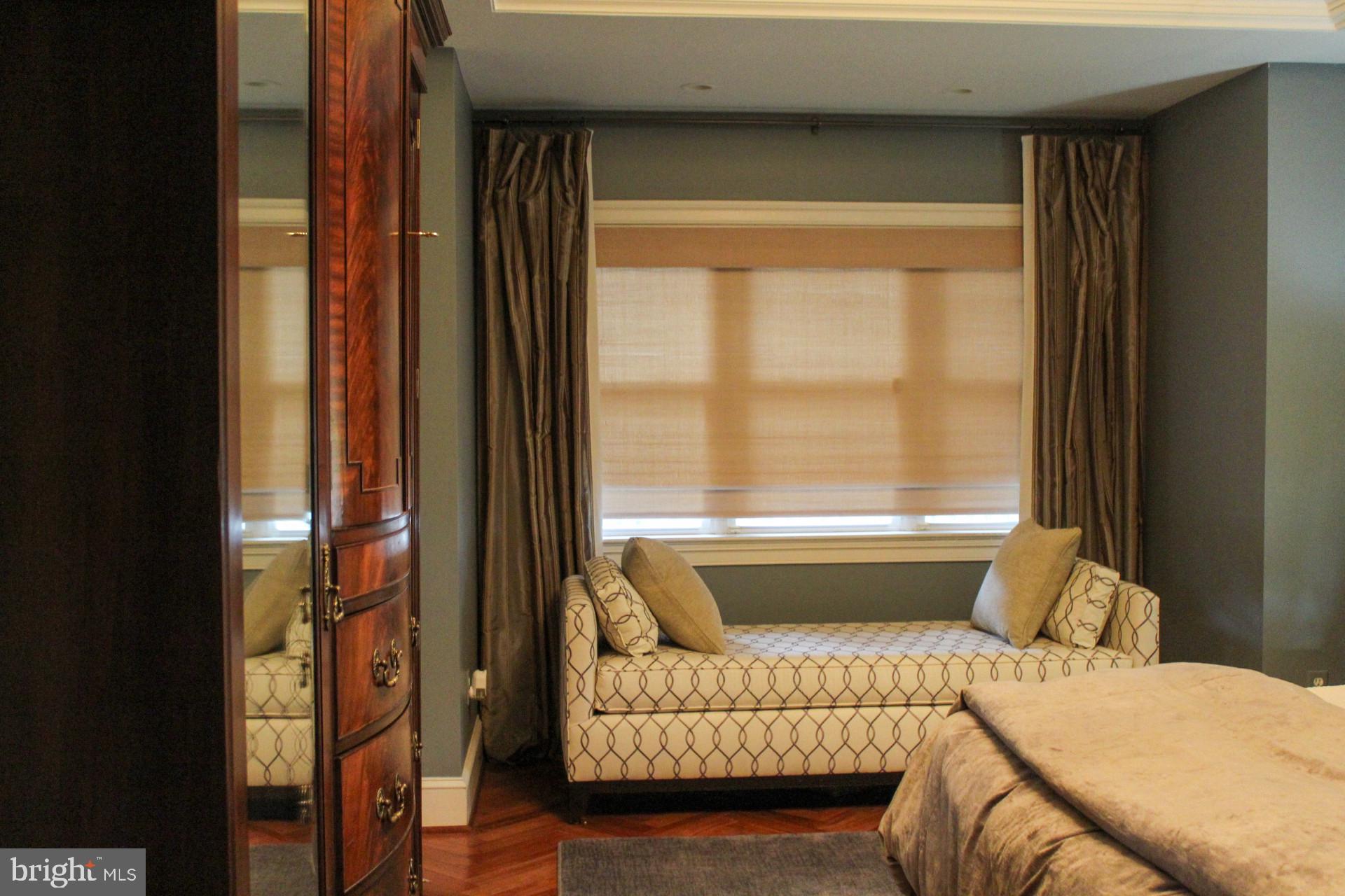 LONG MEADOW ESTATES - Residential