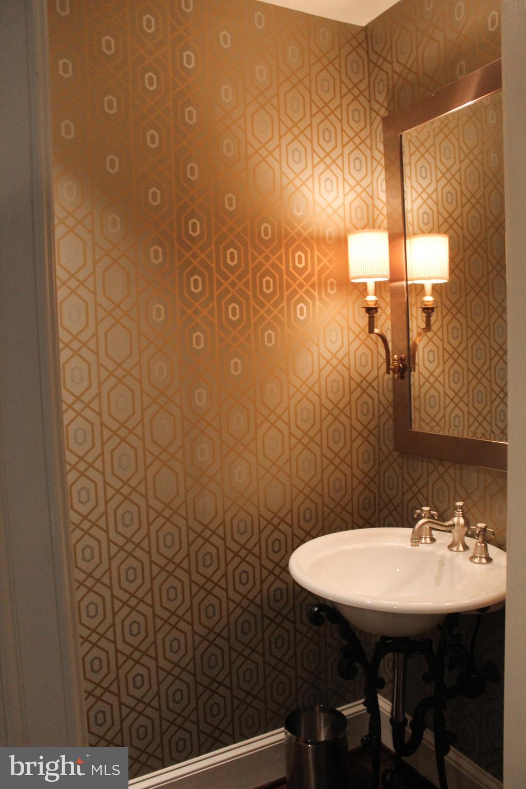 LONG MEADOW ESTATES - Residential