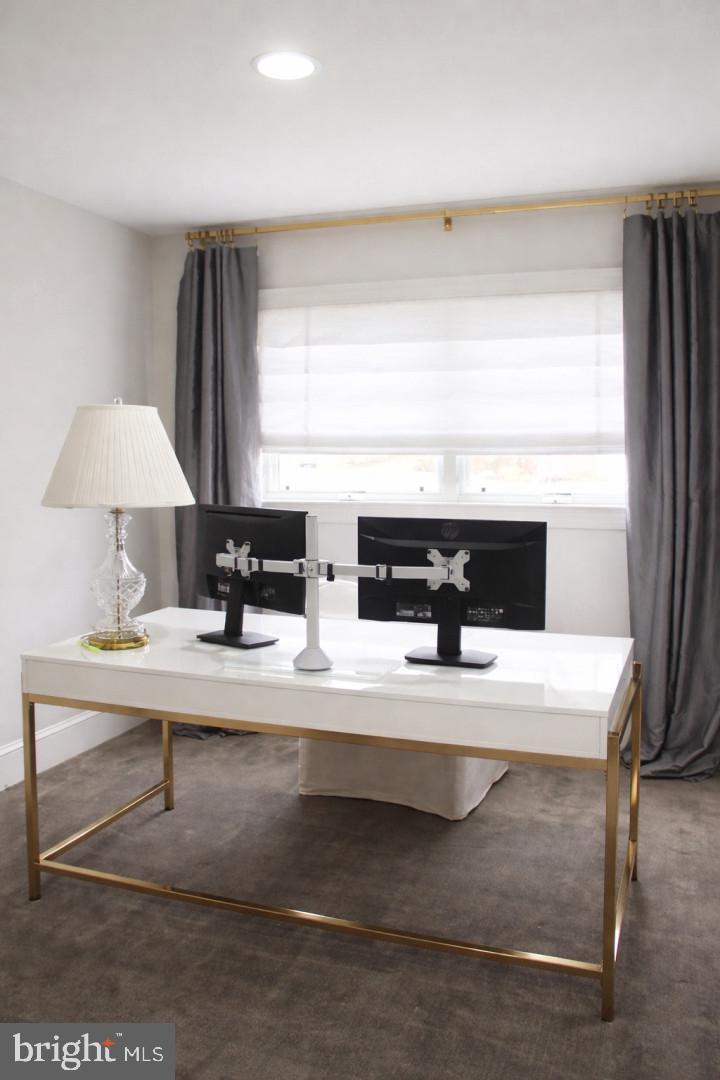 LONG MEADOW ESTATES - Residential