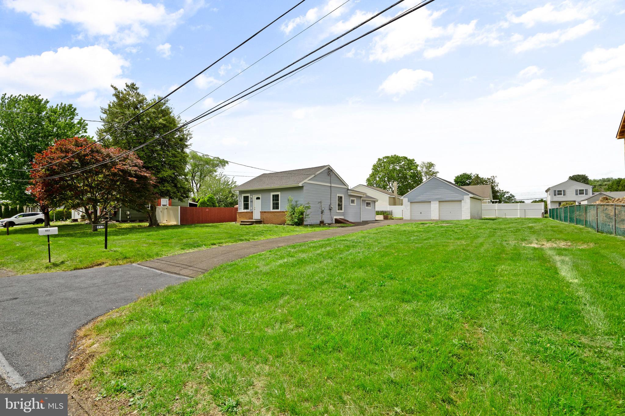 952 RALPH AVENUE