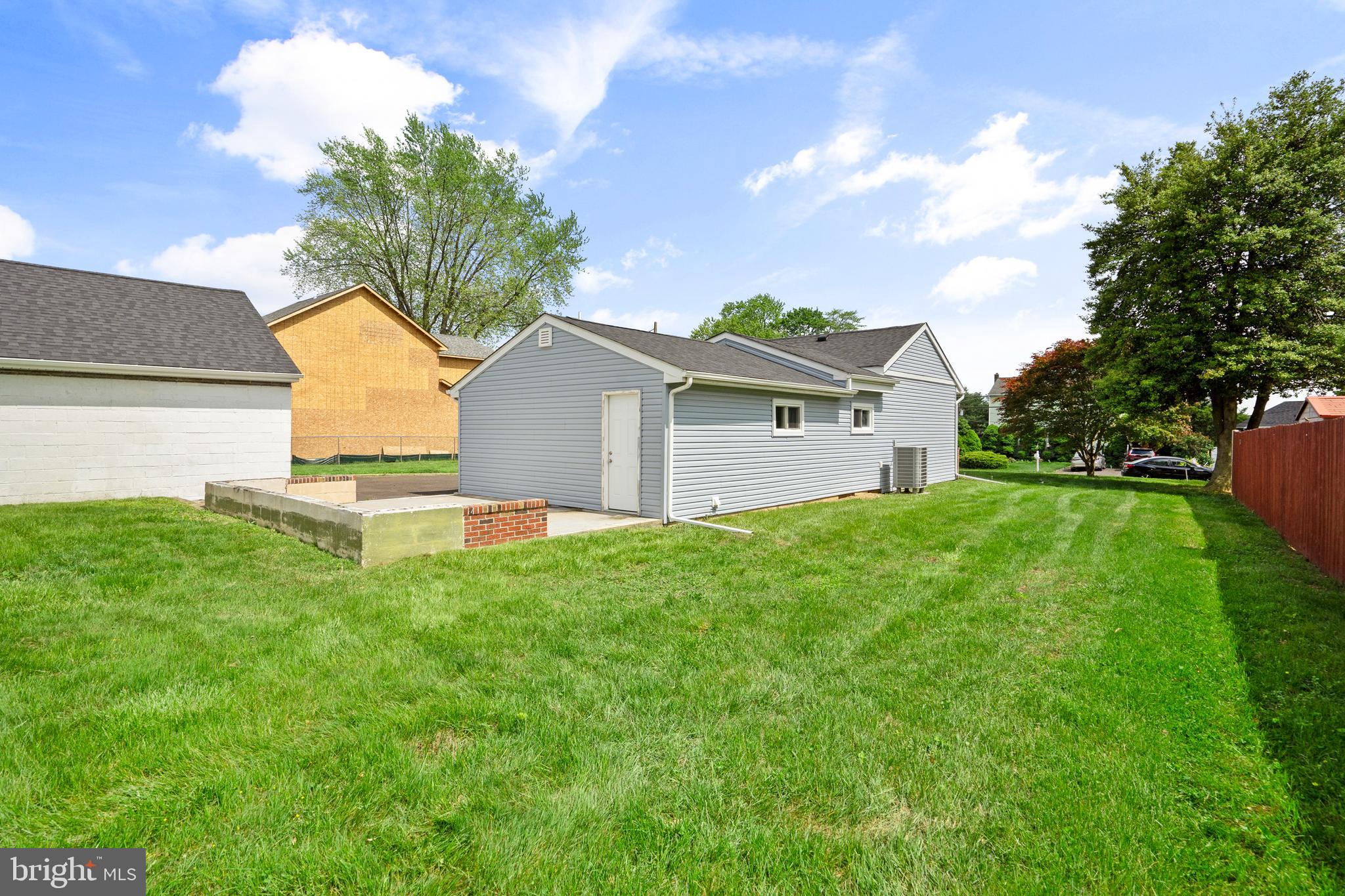 952 RALPH AVENUE