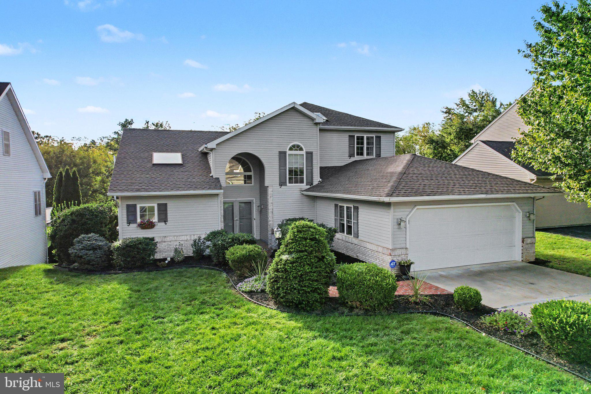 532 WATERSIDE CIR L-0133