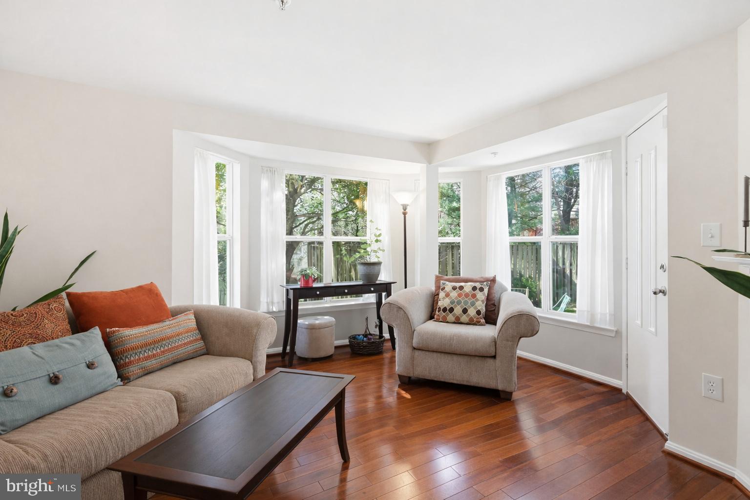 3418 WHISPERING HILLS PLACE