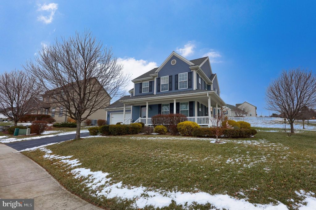 Photo of 2 Autumn Blaze Way, EPHRATA, PA 17522 (MLS # PALA2062658)