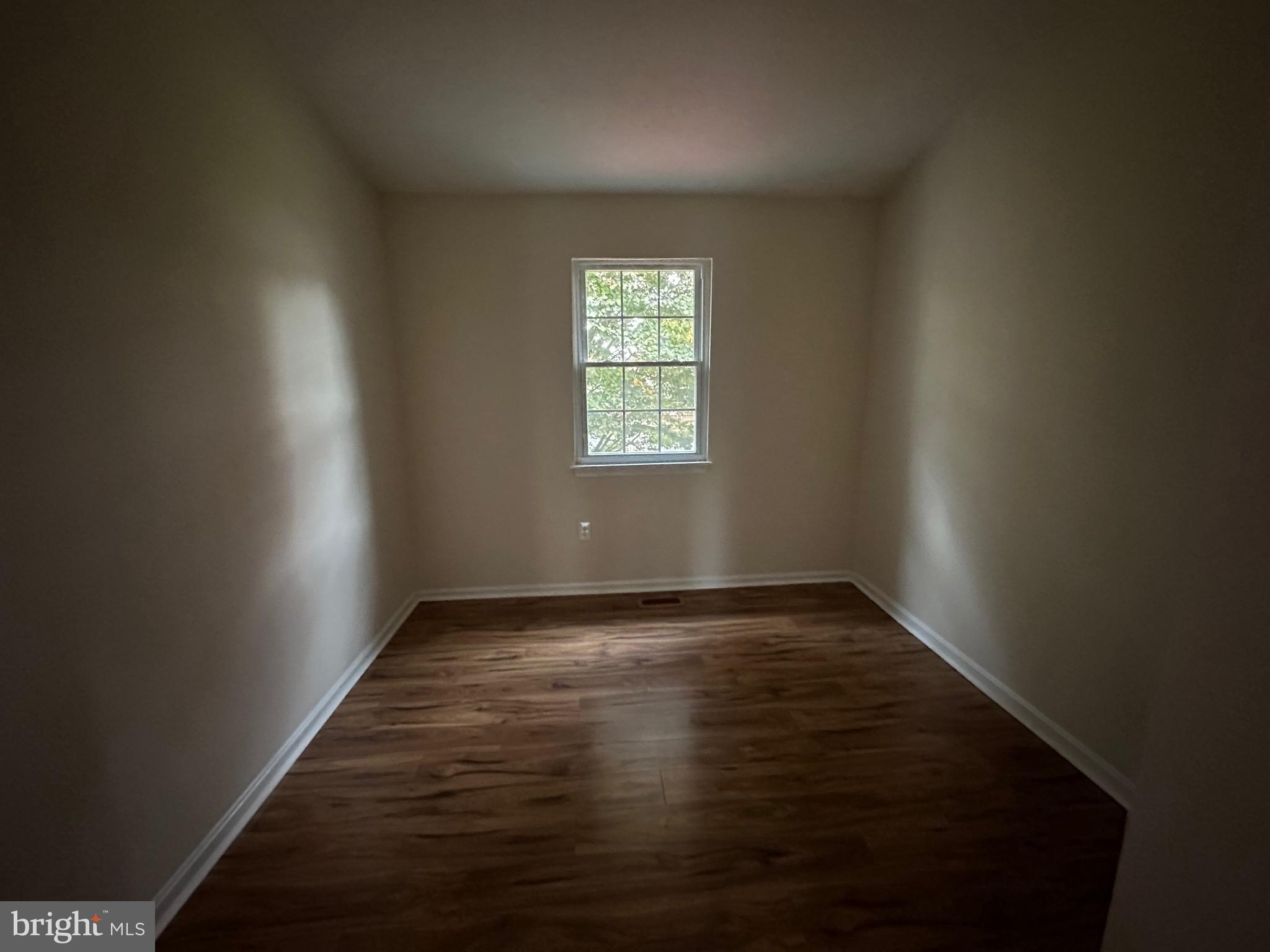 OWENS GLEN - Residential Lease