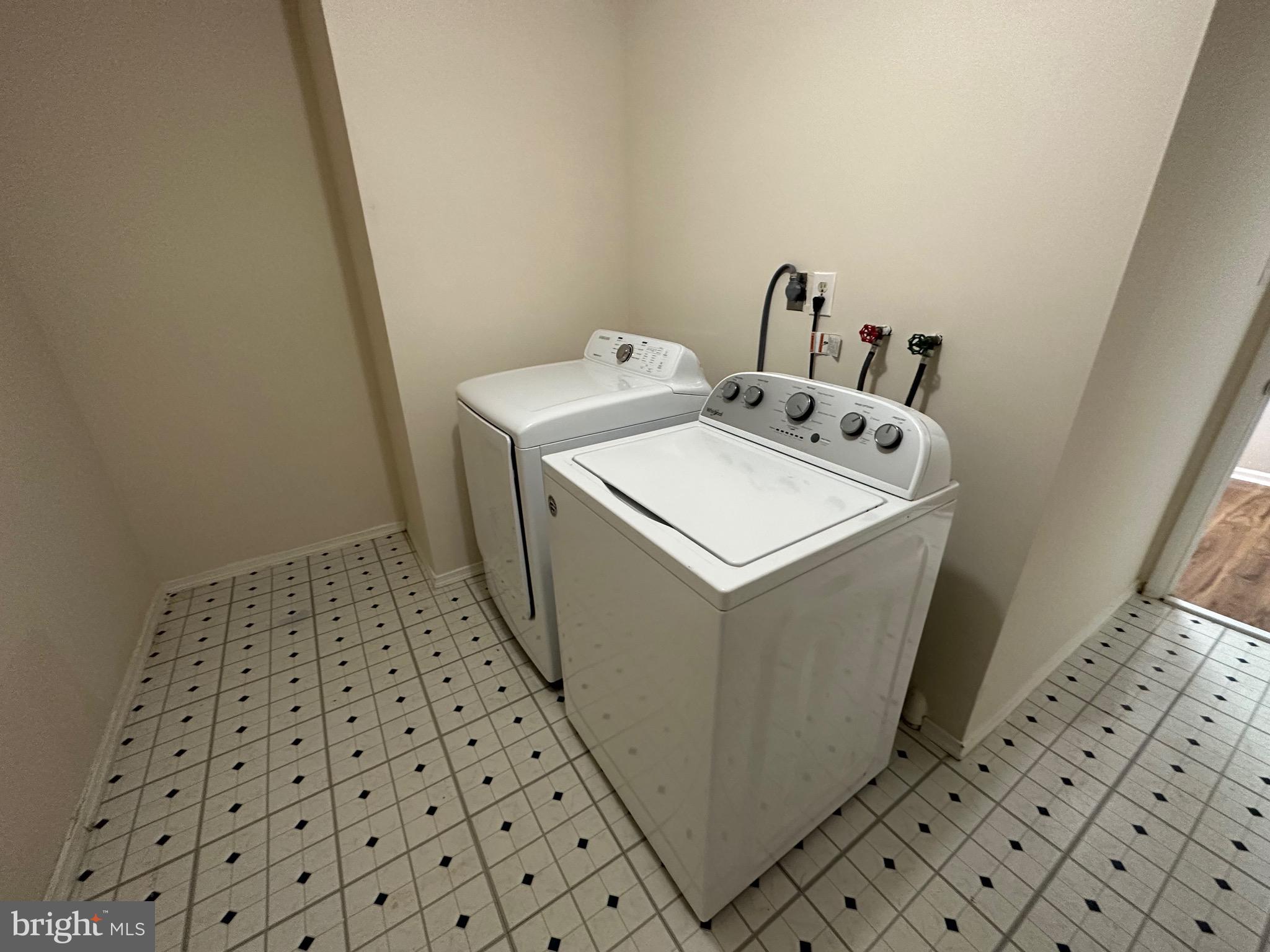 OWENS GLEN - Residential Lease