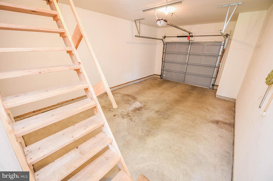 STONE GATE - Residential Lease