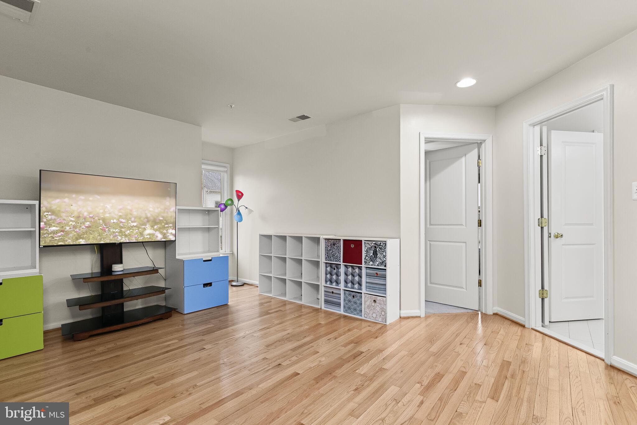 MAPLE LAWN - Residential