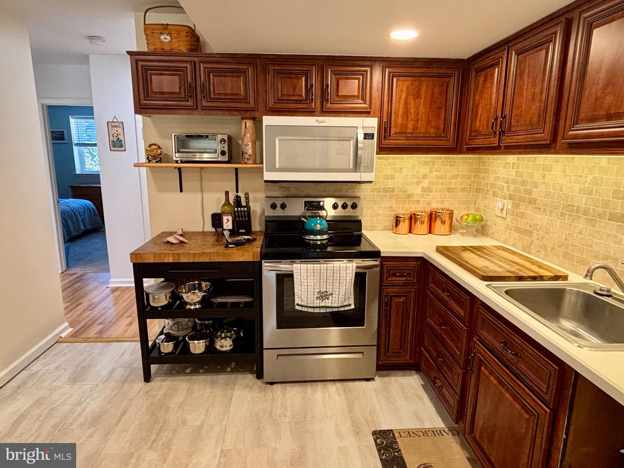 FLYING HILLS - Residential