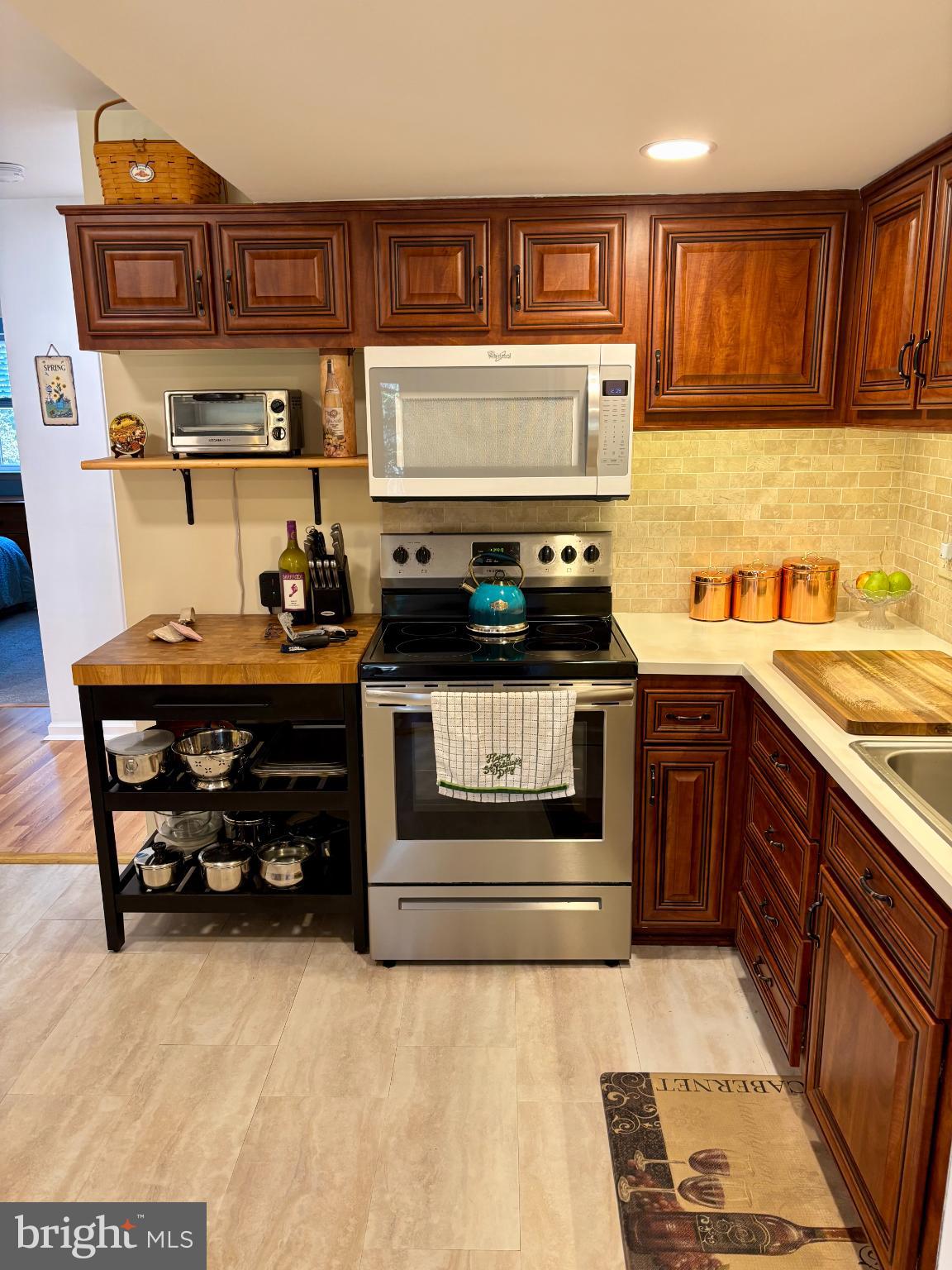 FLYING HILLS - Residential